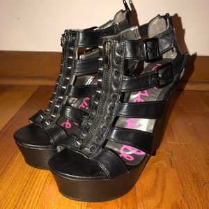 Betseyville Wedges